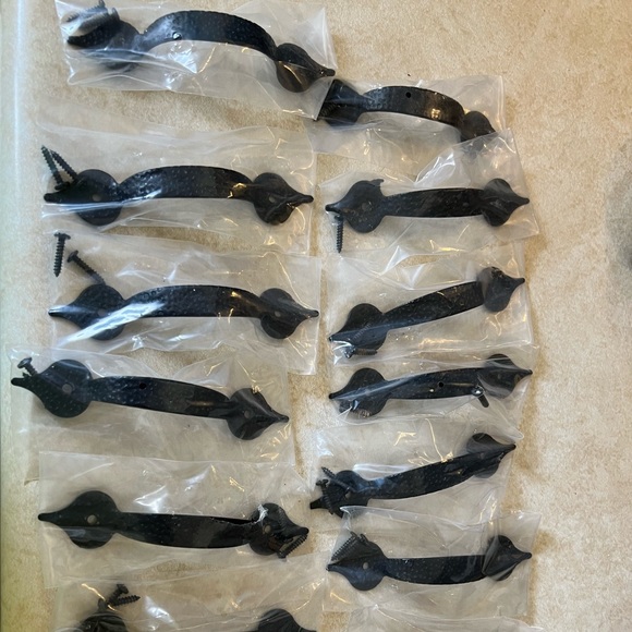 Cabinet handles - Picture 2 of 4